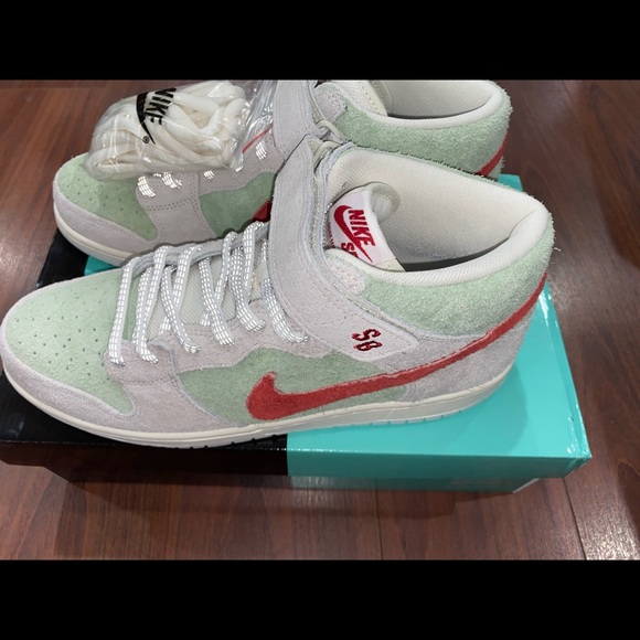 Nike SB Dunk Mid “White Widow” - Picture 4 of 4